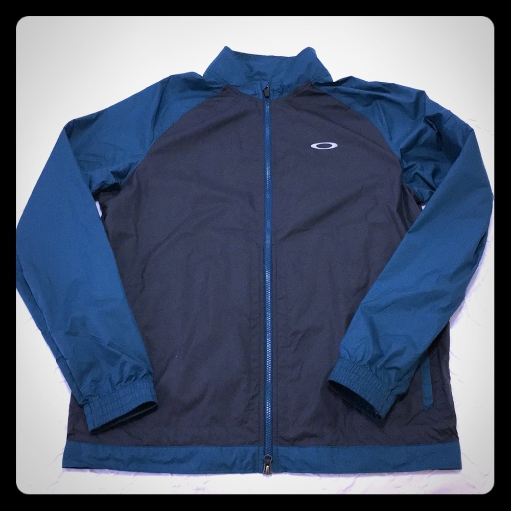 Men's Oakley full zip windbreaker size medium